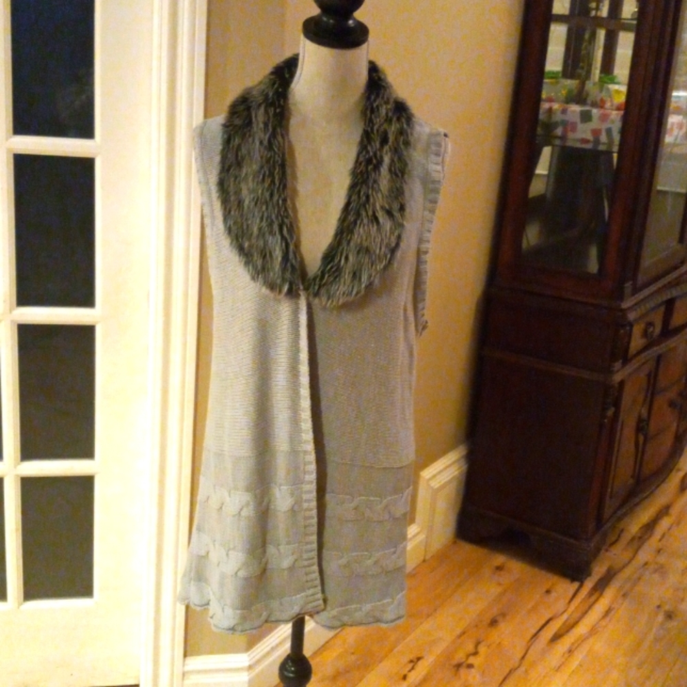 Faux fur, gray cabled vest